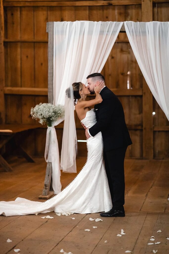 Rustic wedding venue in Maryland; Manchester MD wedding venue; Maryland barn wedding venue; Rustic Barn Wedding in Maryland