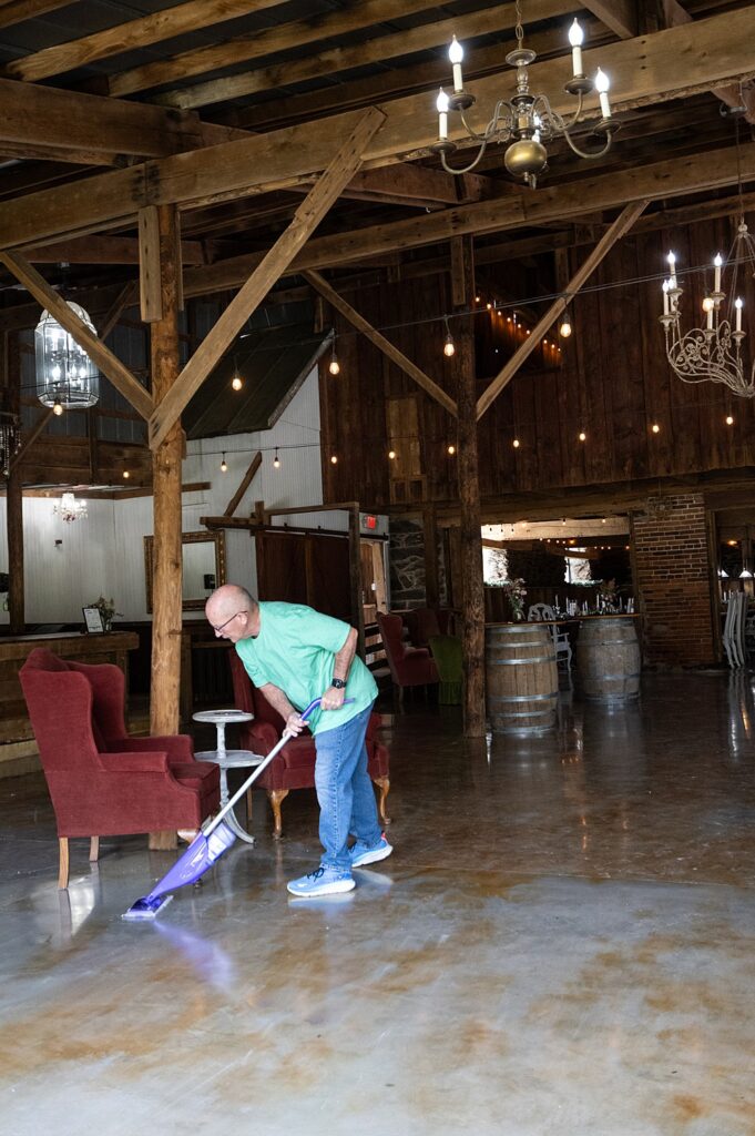 Rustic wedding venue in Maryland; Manchester MD wedding venue; Maryland barn wedding venue; day of wedding coordinator duties