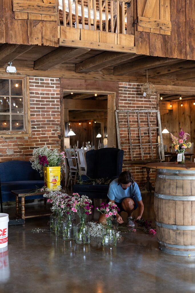 Rustic wedding venue in Maryland; Manchester MD wedding venue; Maryland barn wedding venue; day of wedding coordinator duties