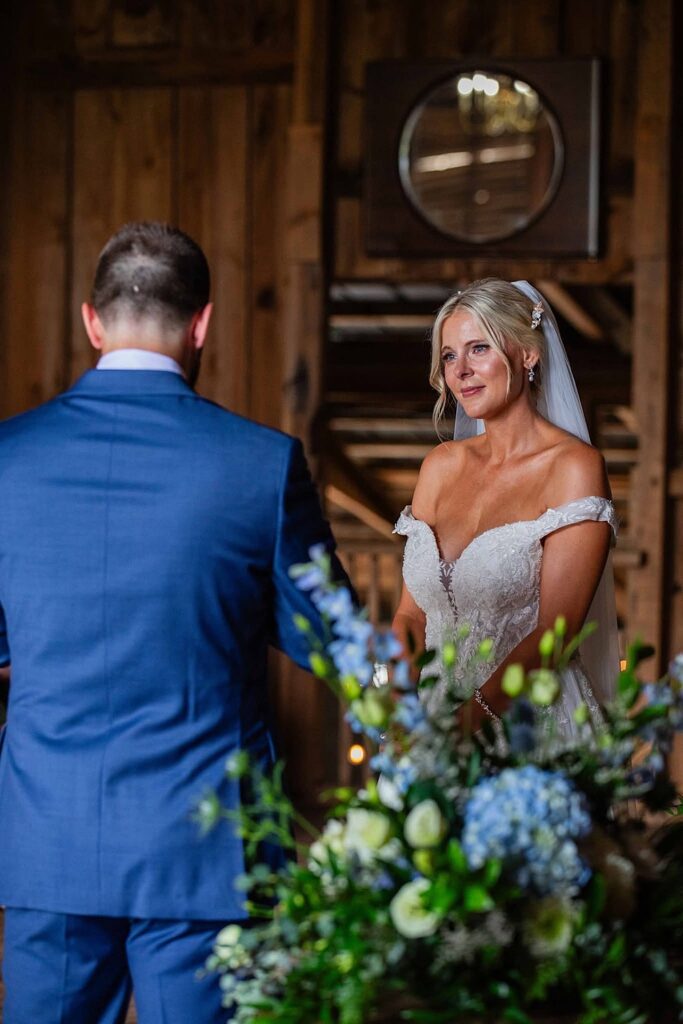 Manchester MD wedding venue; Maryland barn wedding venue; wedding venues in carroll county md; Intimate Maryland Wedding